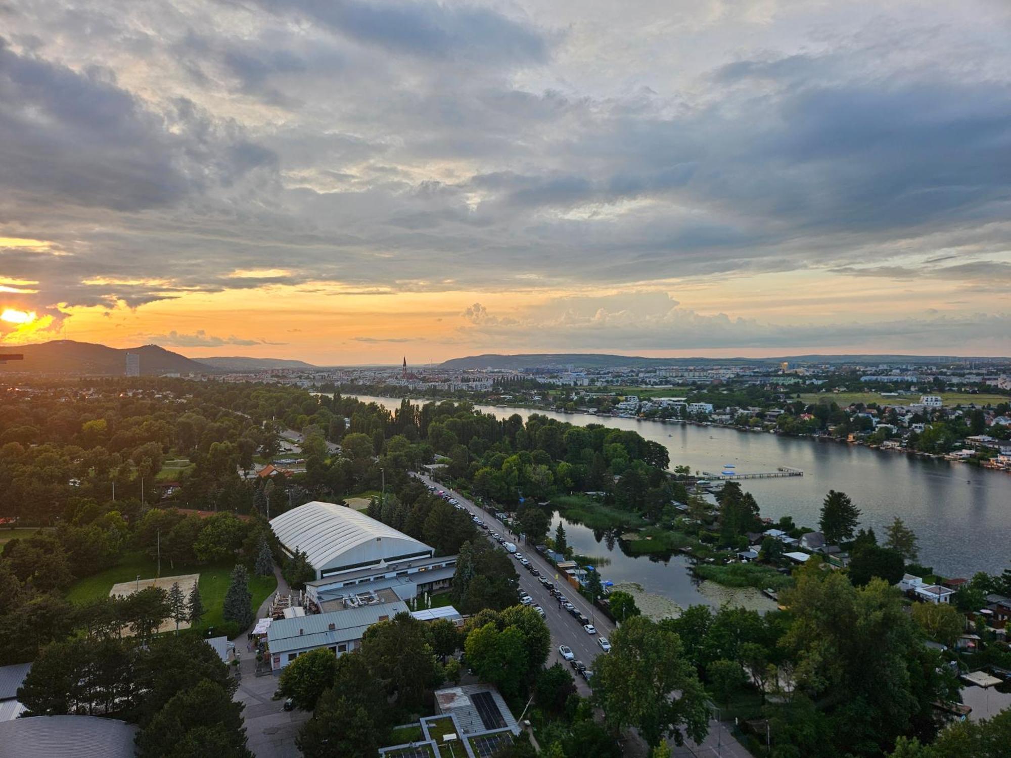 Yuki's Place - Un-vic, Danube And Subway Near To Downtown Apartamento *