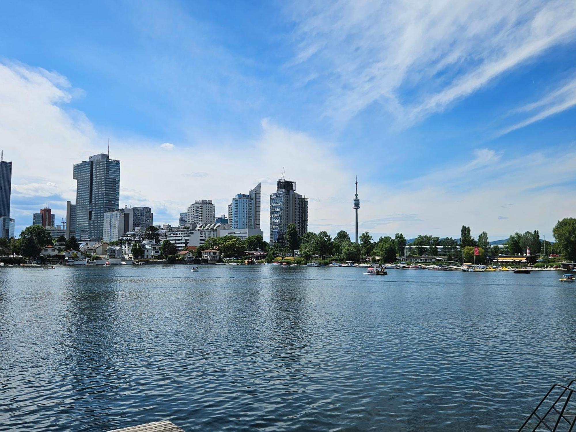 Yuki's Place - Un-vic, Danube And Subway Near To Downtown Apartamento *